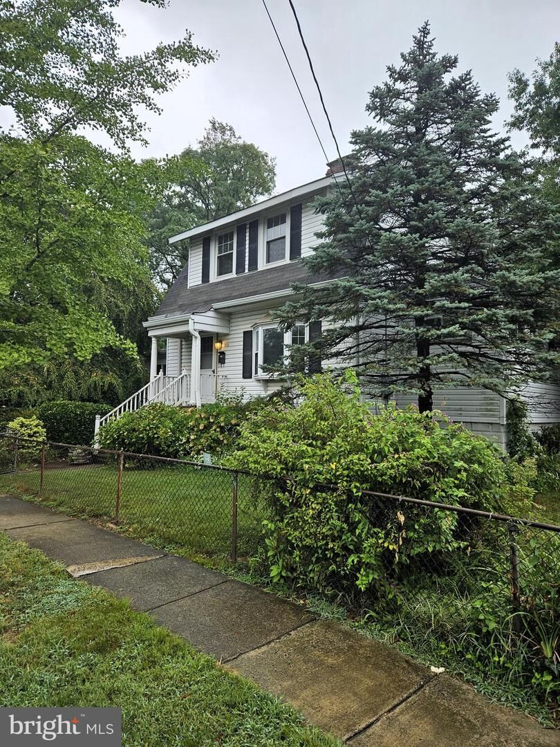 Property Photo:  1715 S Kent Street  VA 22202 