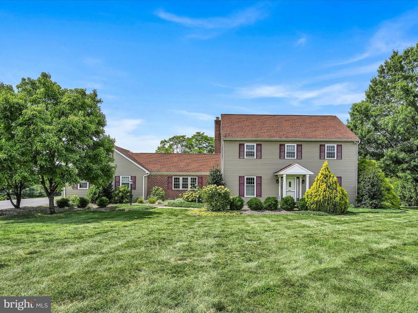 Property Photo:  1094 Hilltop Road  PA 19533 