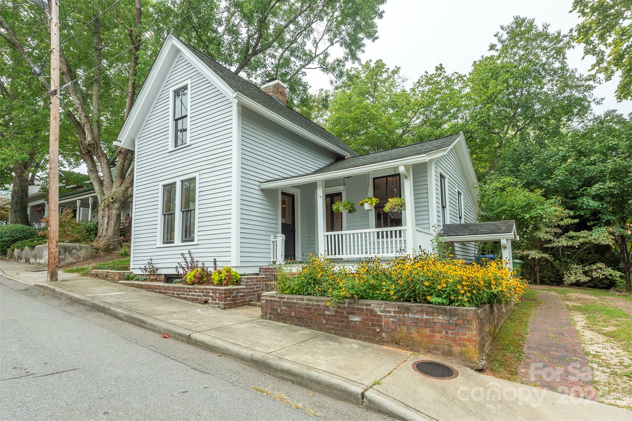 Property Photo:  14 Harrison Street  NC 28801 