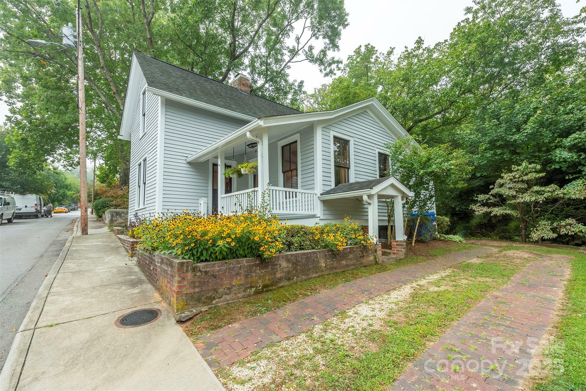 Property Photo:  14 Harrison Street  NC 28801 