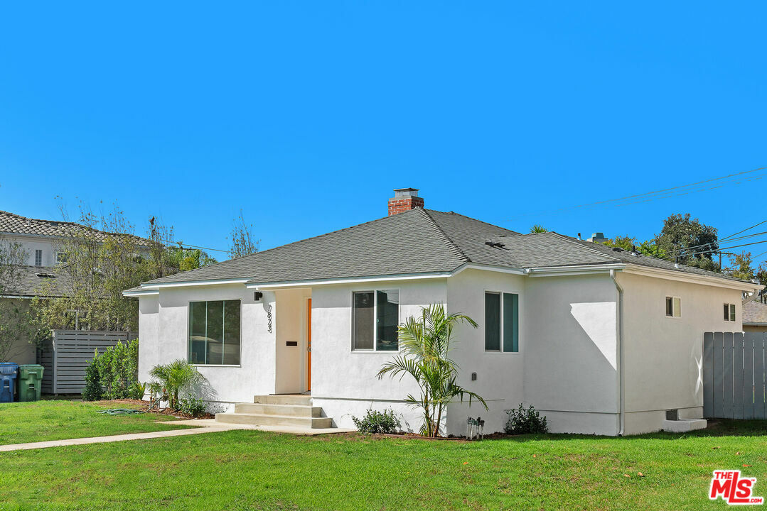 Property Photo:  7823   Kenyon Ave  CA 90045 