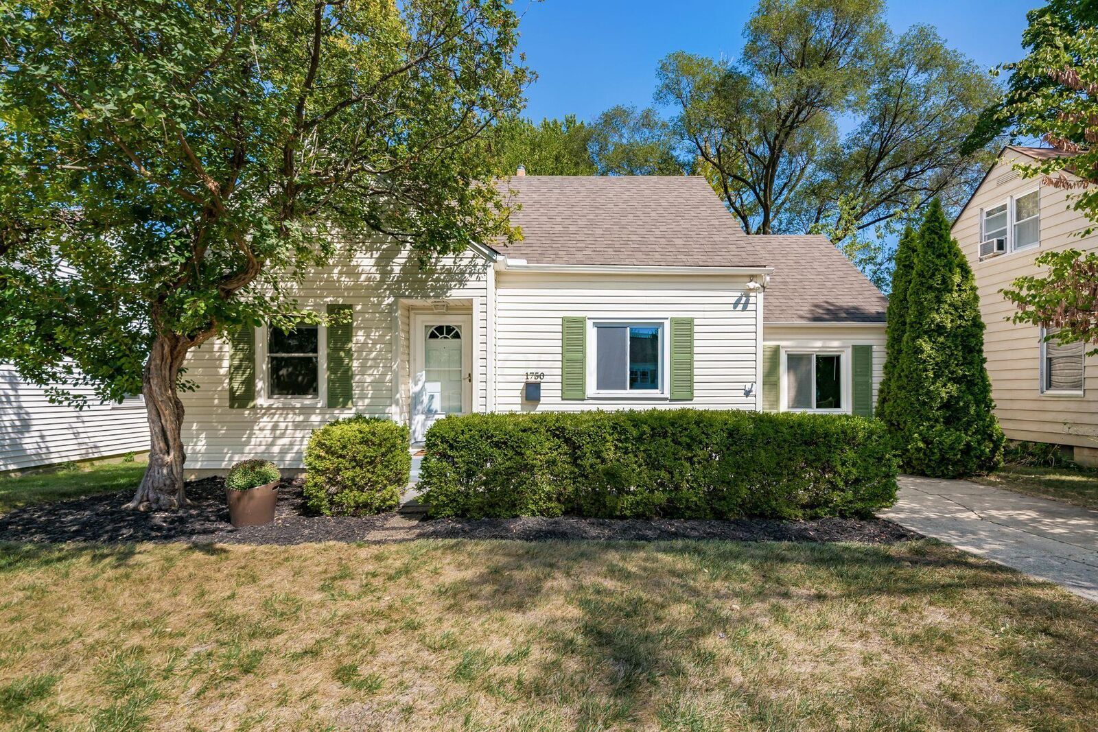 Property Photo: 1750 Hess Boulevard OH 43212