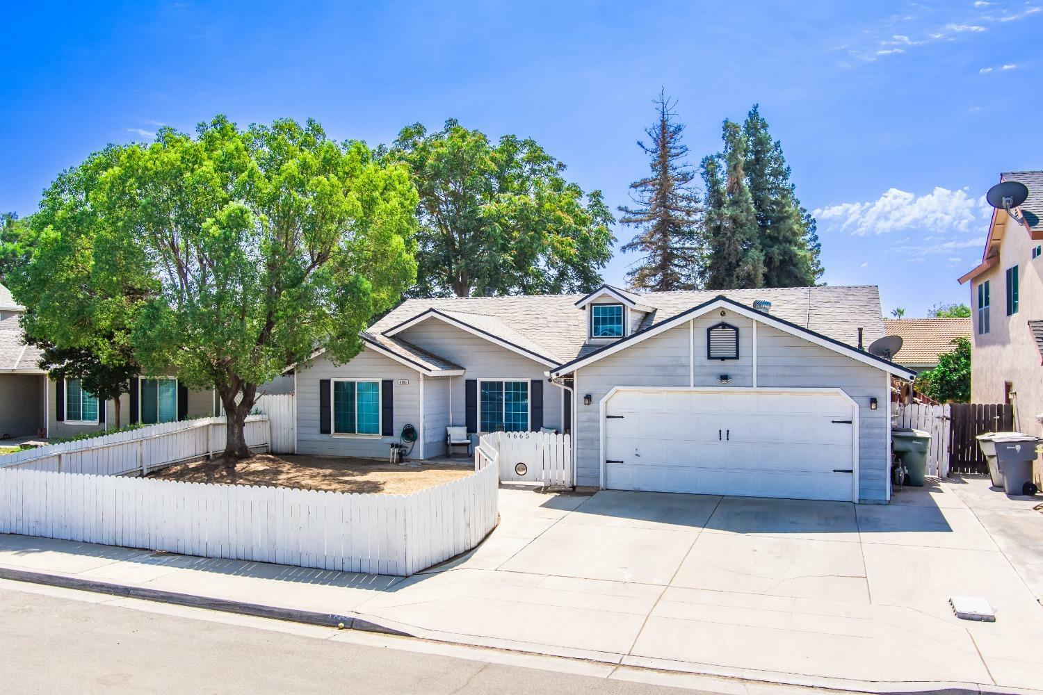 Property Photo:  4665 W Yale Avenue  CA 93722 