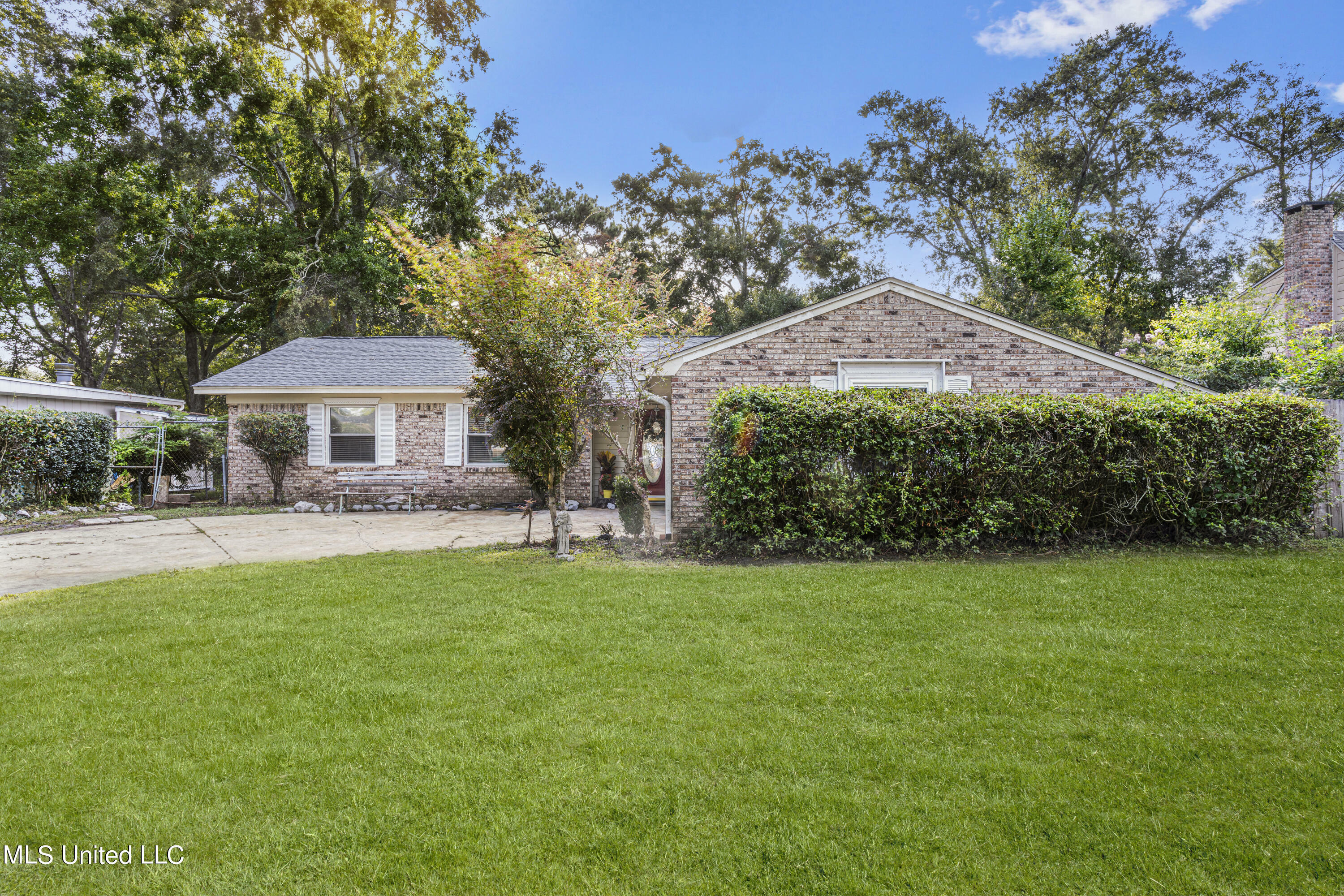 Property Photo:  306 Jamaica Drive  MS 39564 