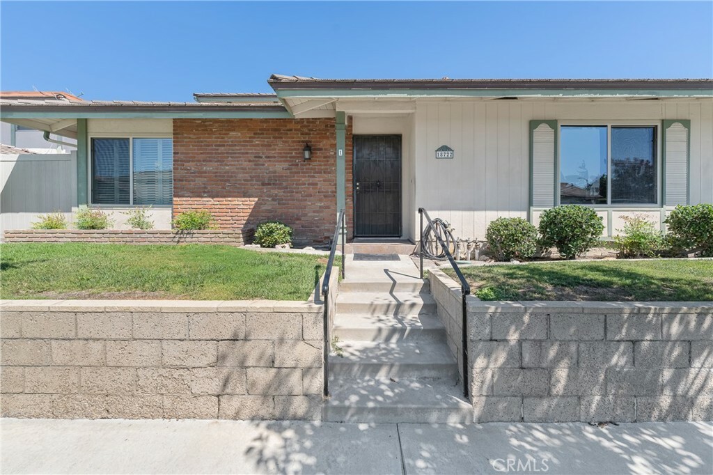 Property Photo:  18722 Del Rio Place A  CA 90703 