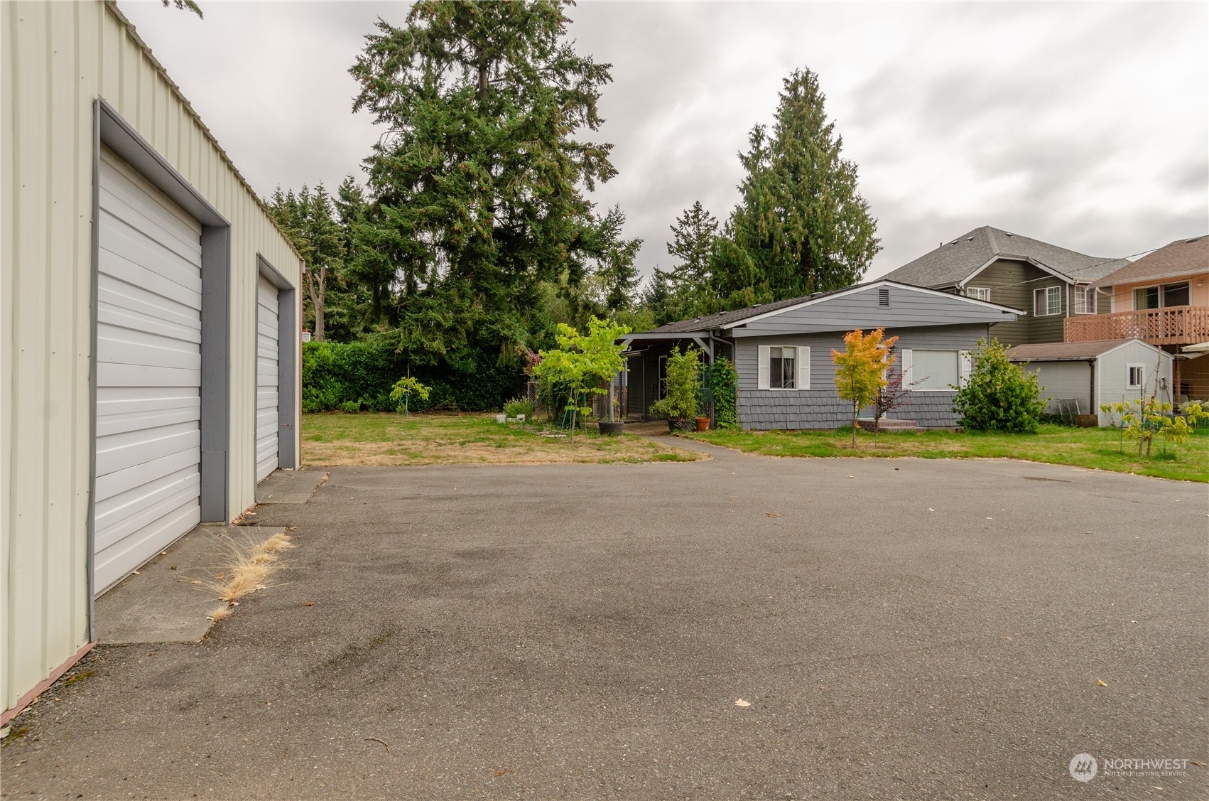 Property Photo:  2520 SW 114th Street  WA 98146 