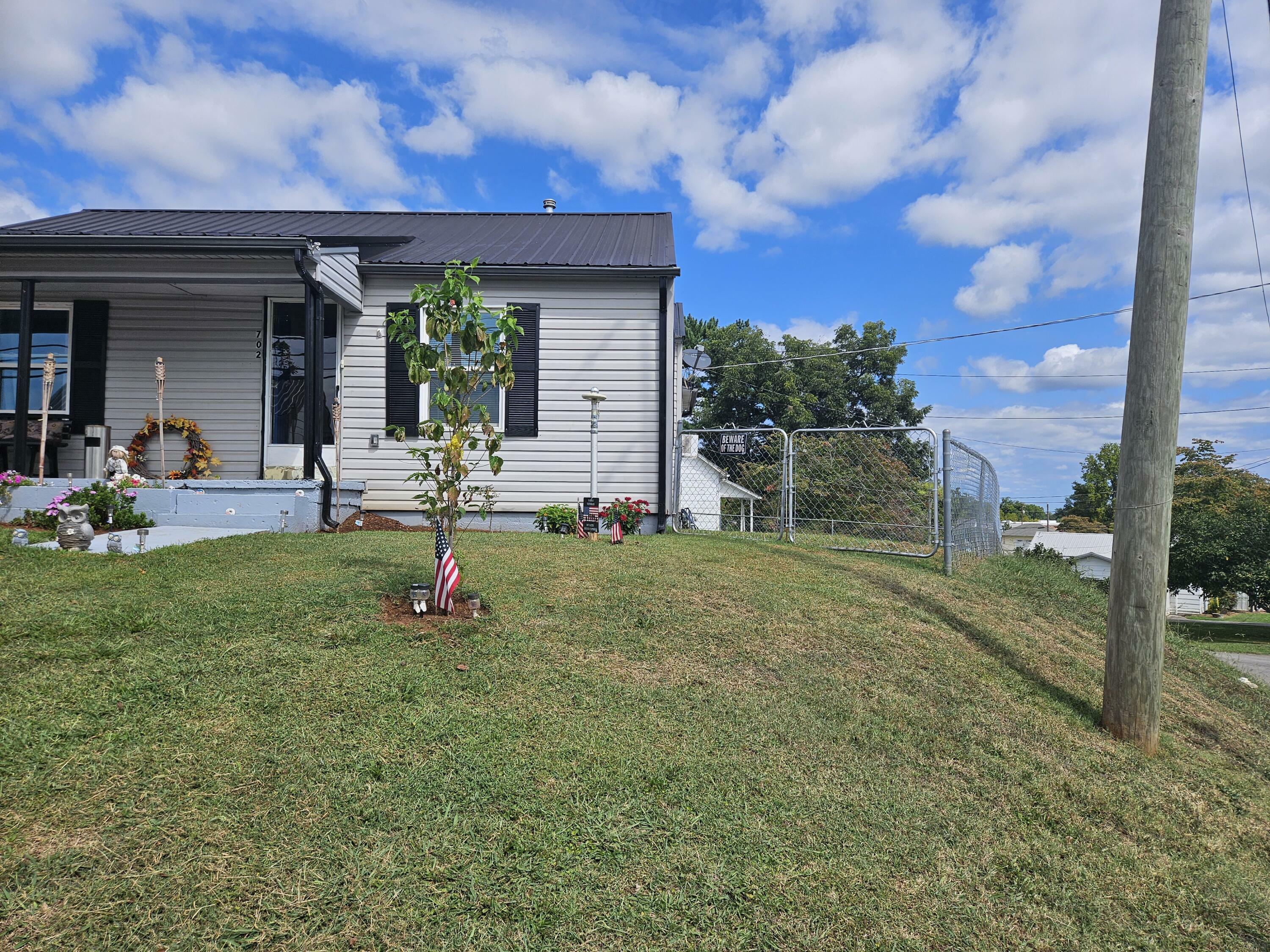 Property Photo:  702 Monroe Street  TN 37874 