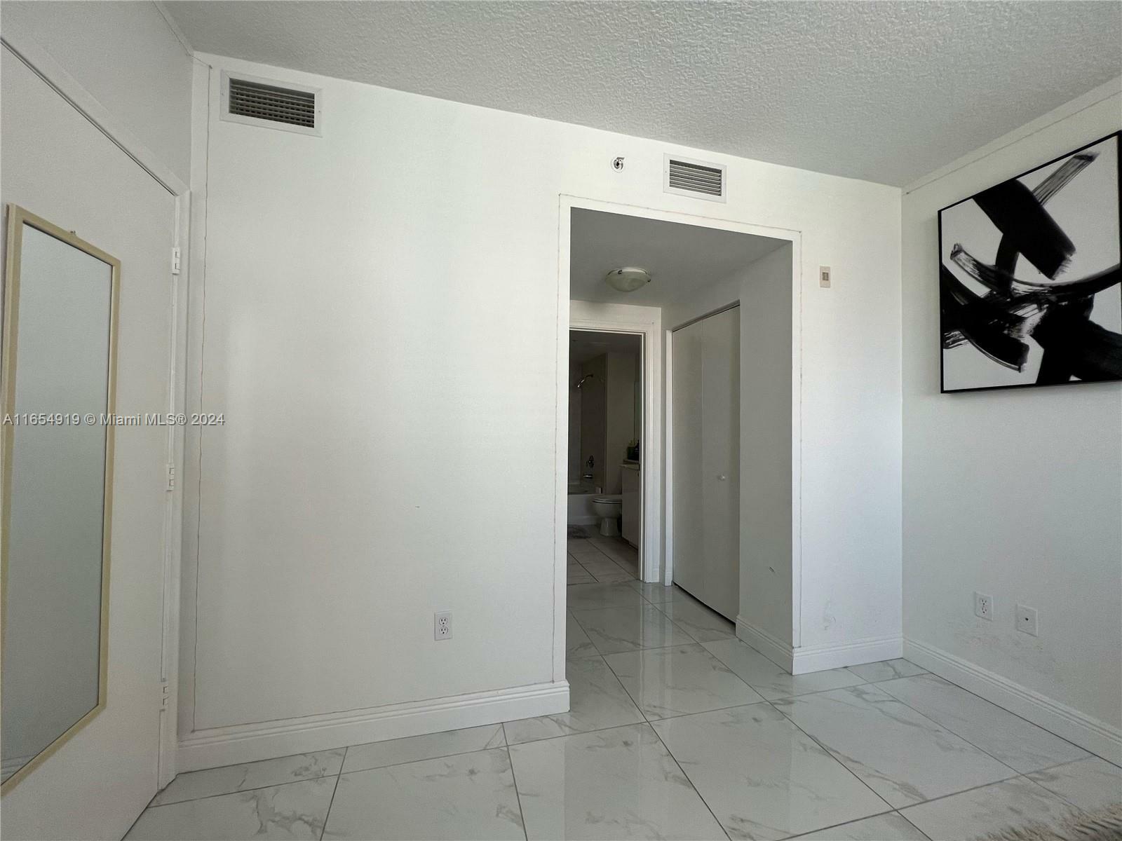 Property Photo:  2775 NE 187th St 520  FL 33180 