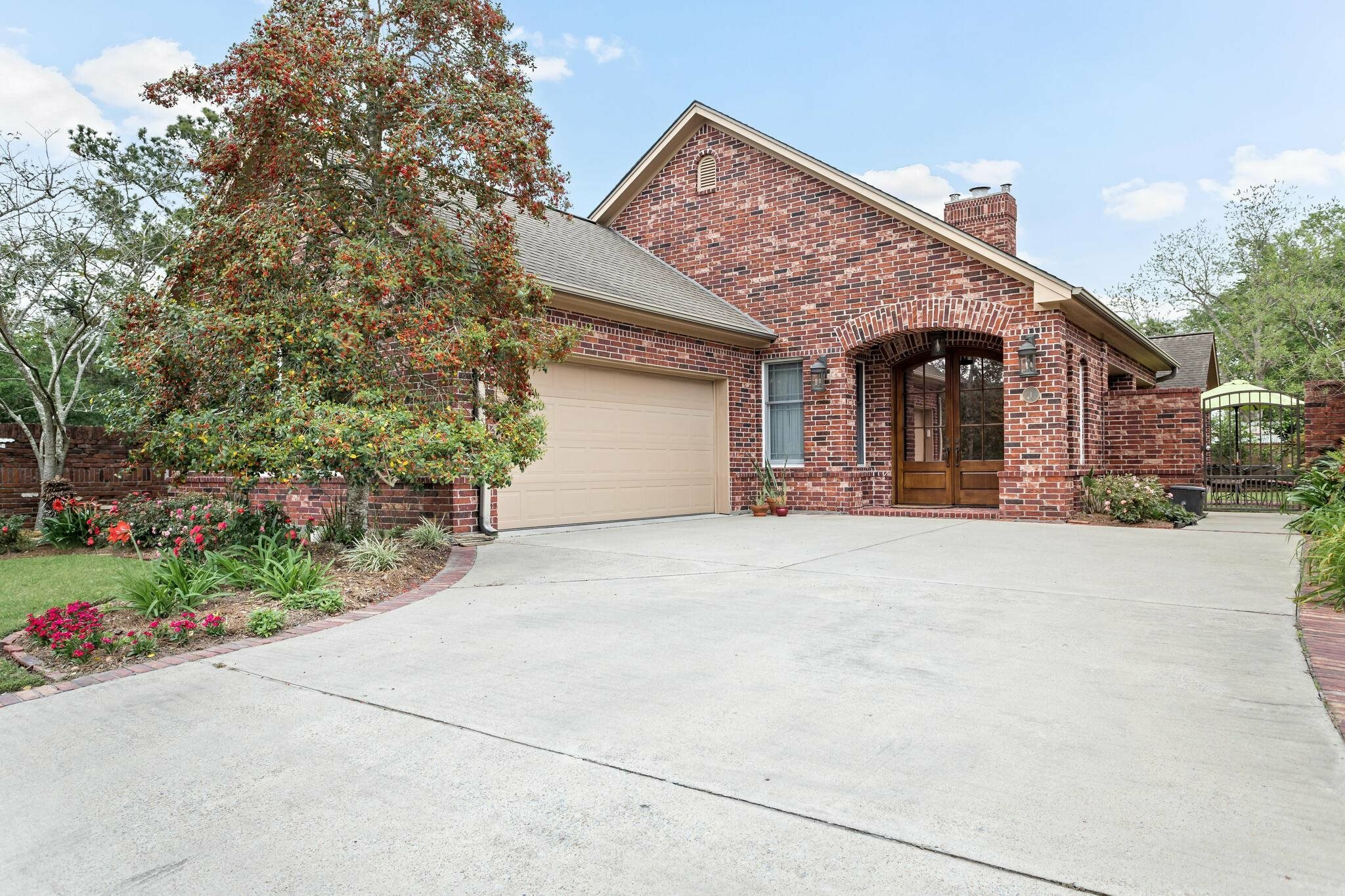 Property Photo:  1 Waterford Dr  TX 77630 