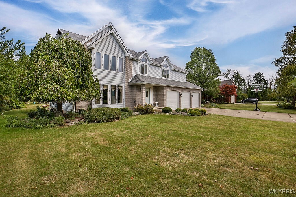 Property Photo:  21 River Oaks Drive  NY 14072 