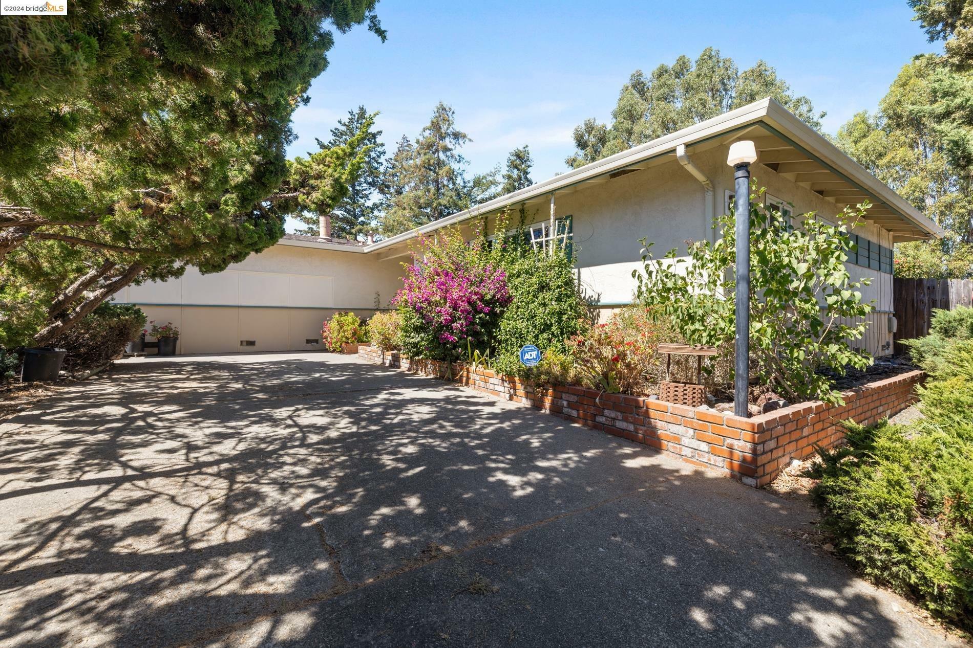 Property Photo:  2700 Henry Ave.  CA 94564 