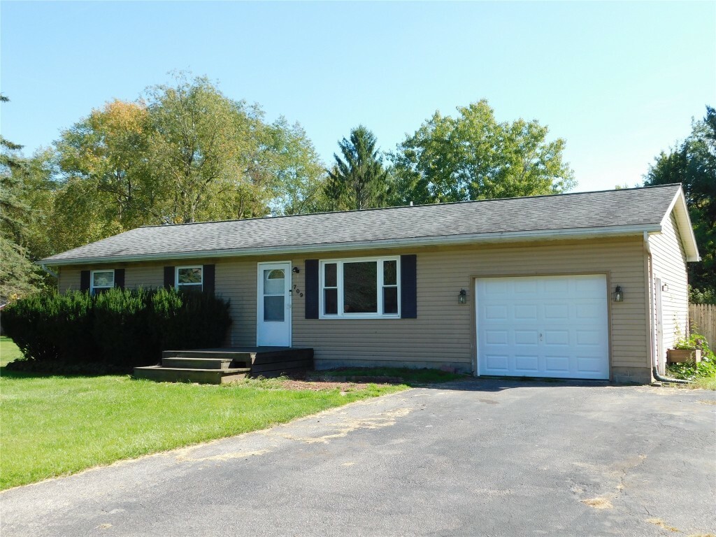 709 Pineview Drive  Edinboro PA 16412 photo