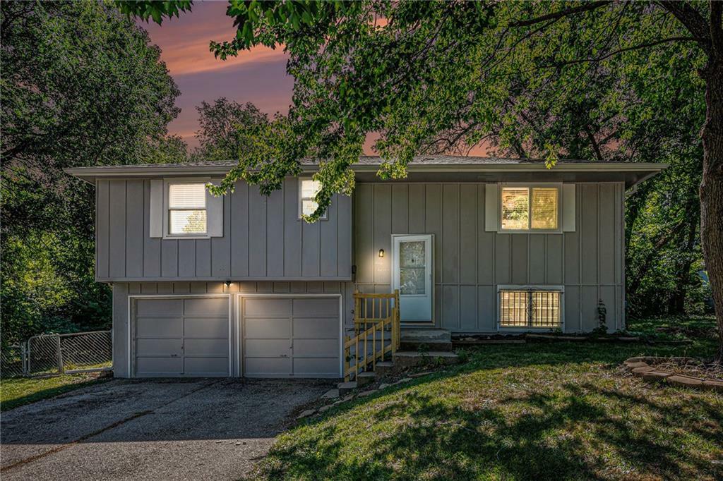 Property Photo: 6011 E 150th Terrace MO 64030