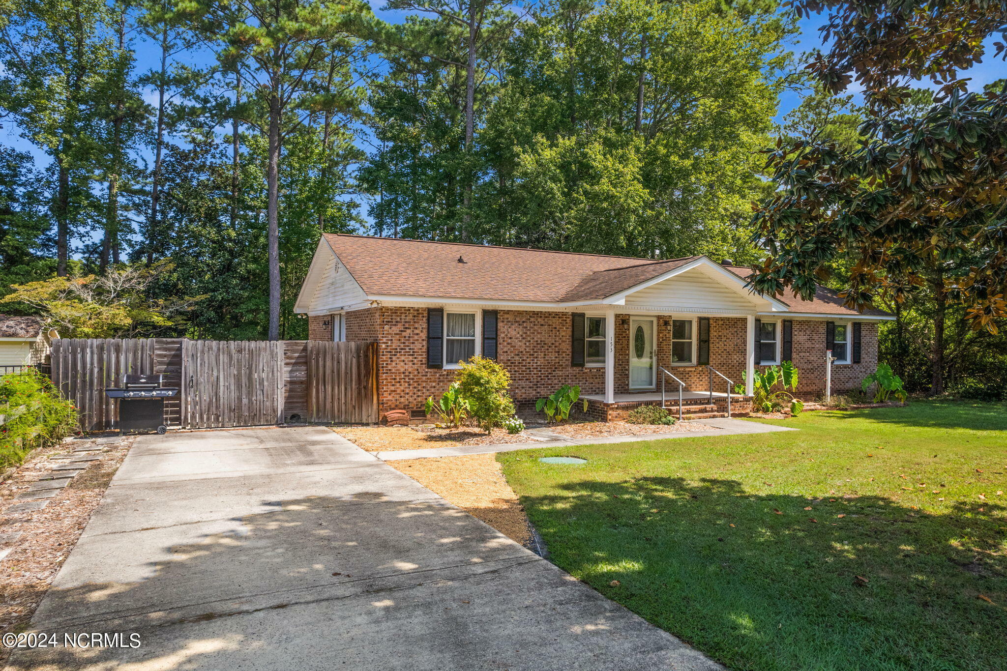 Property Photo:  153 Pine Street  NC 28470 