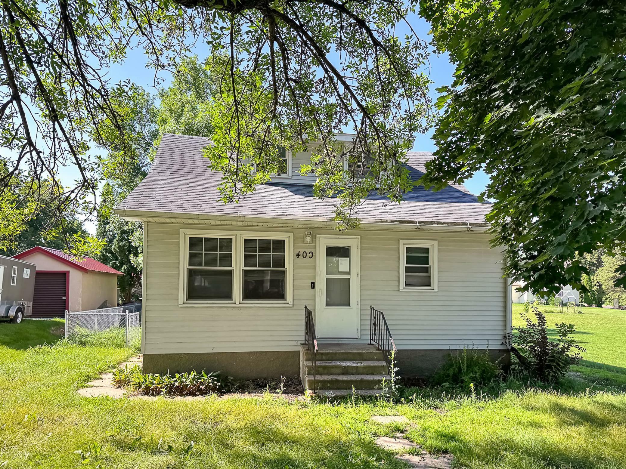 Property Photo:  409 W 1st Street  MN 56048 