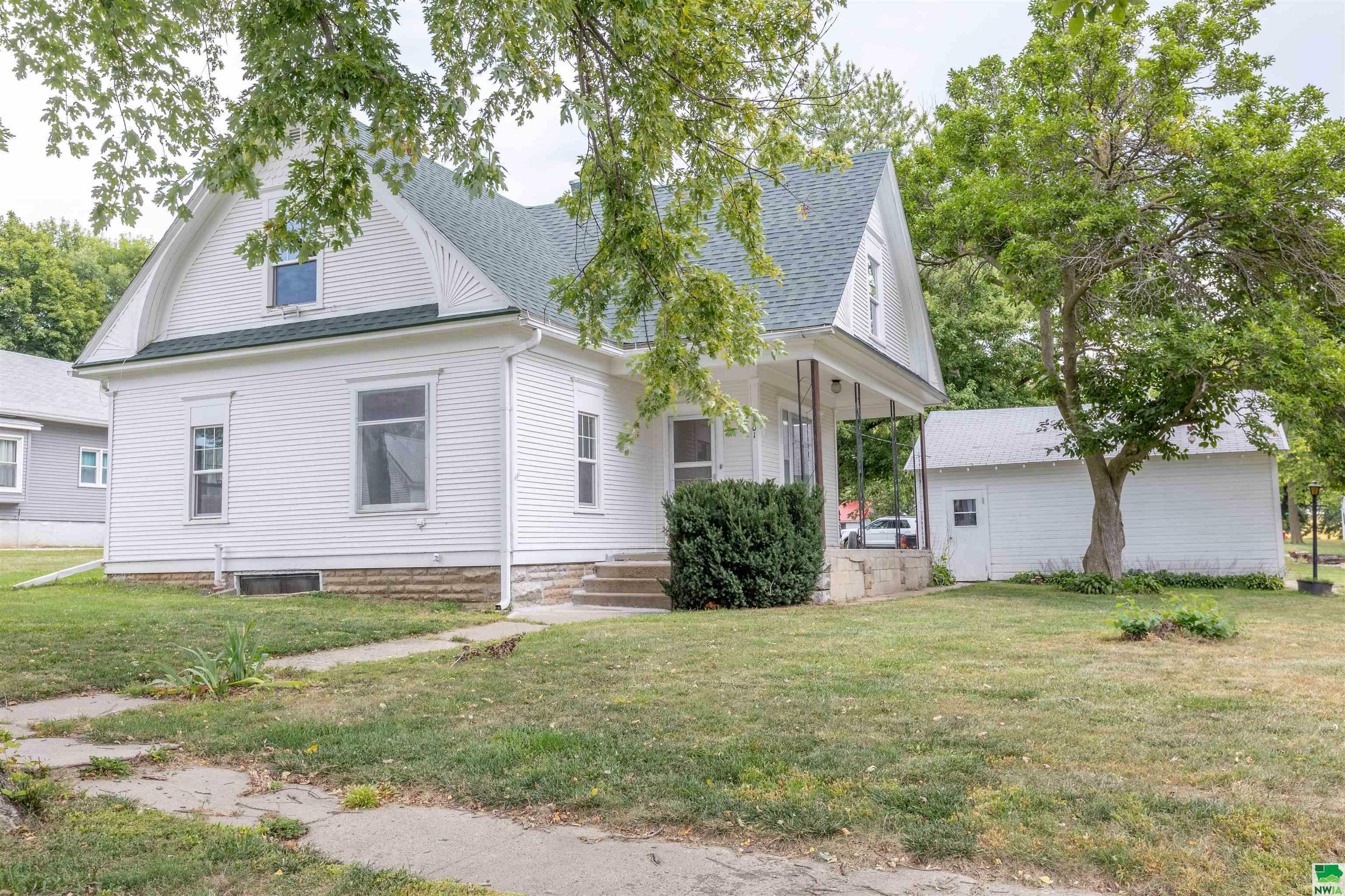 Property Photo:  301 E 5th Street  IA 51060 