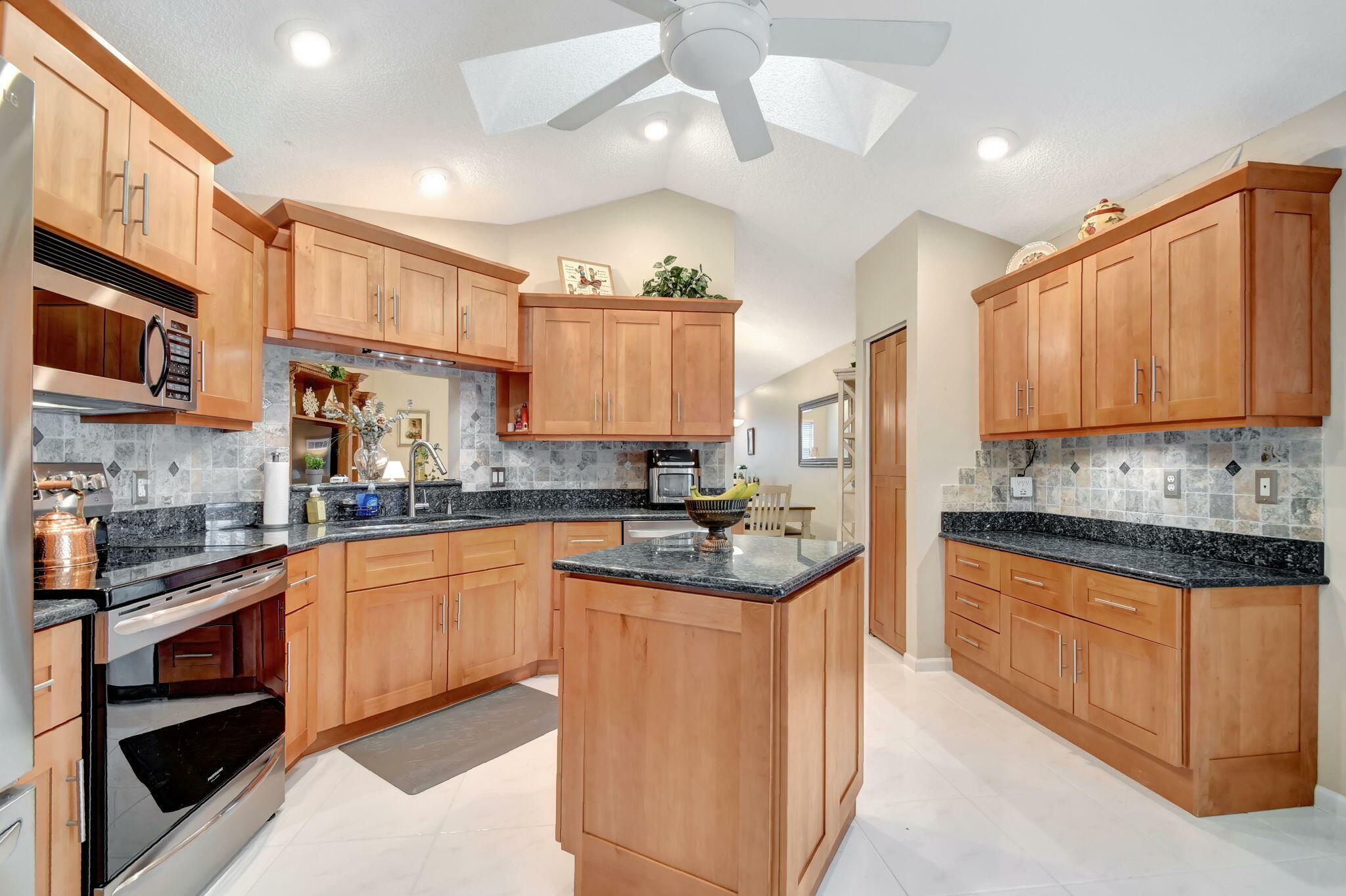 Property Photo:  6081 Bluegrass Drive  FL 33437 