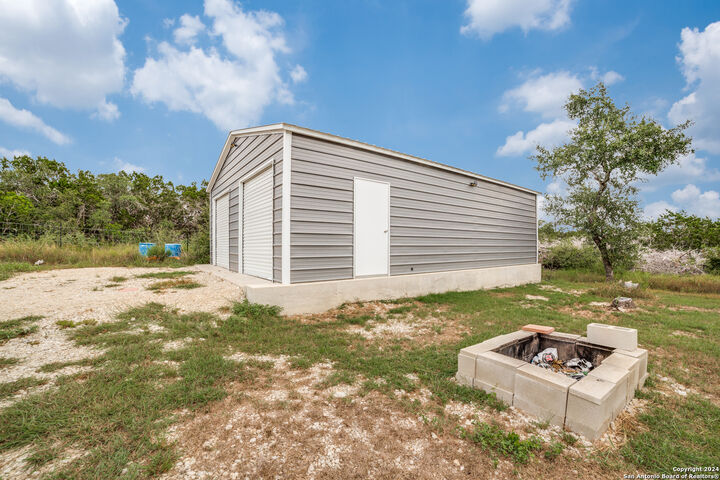 Property Photo: 175 County Road 2758 TX 78056