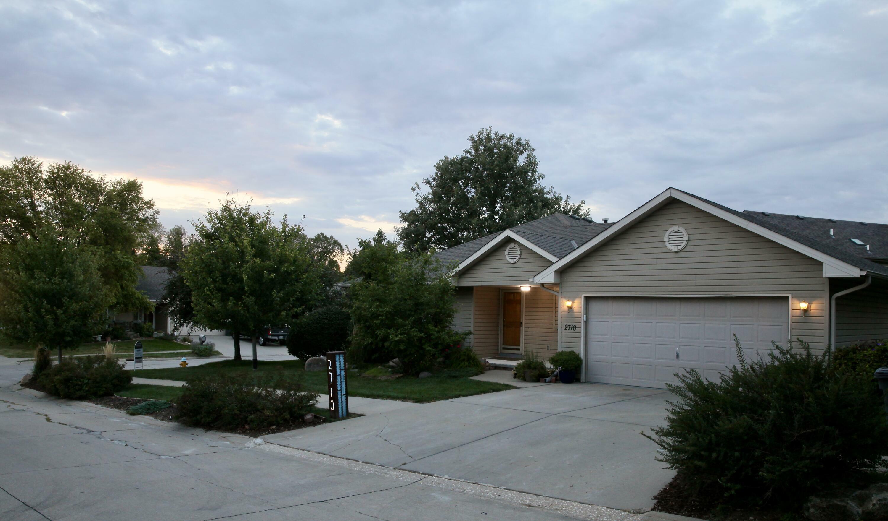 Property Photo:  2710 Tara Hills  Street  IA 51503 