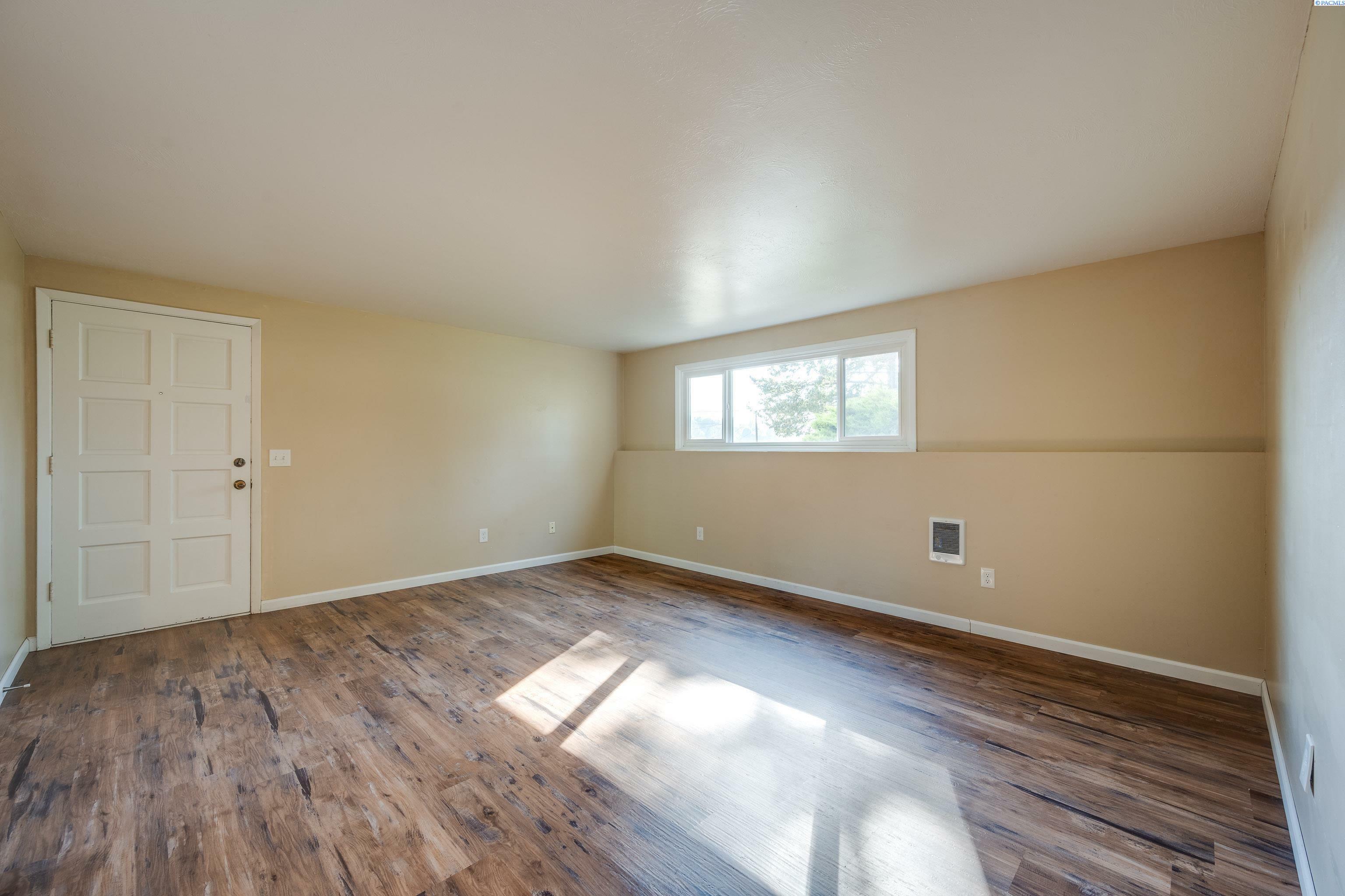 Property Photo:  600-602 NW Gary Street  WA 99163 