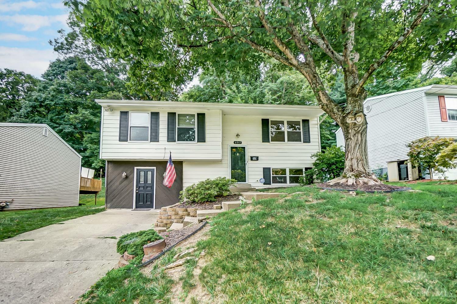 Property Photo: 6047 Tridale Court OH 45230