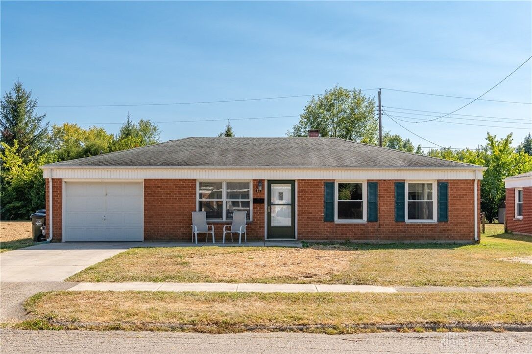 Property Photo: 1621 Reid Avenue OH 45385