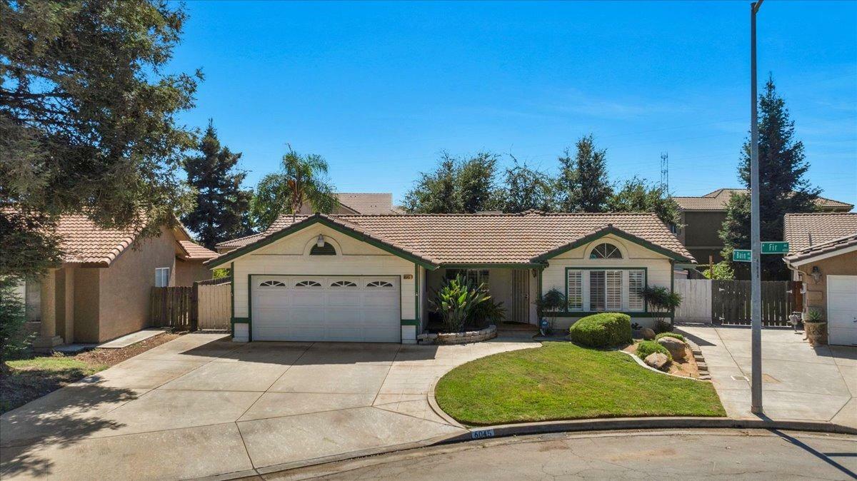 Property Photo:  6045 W Fir Avenue  CA 93722 