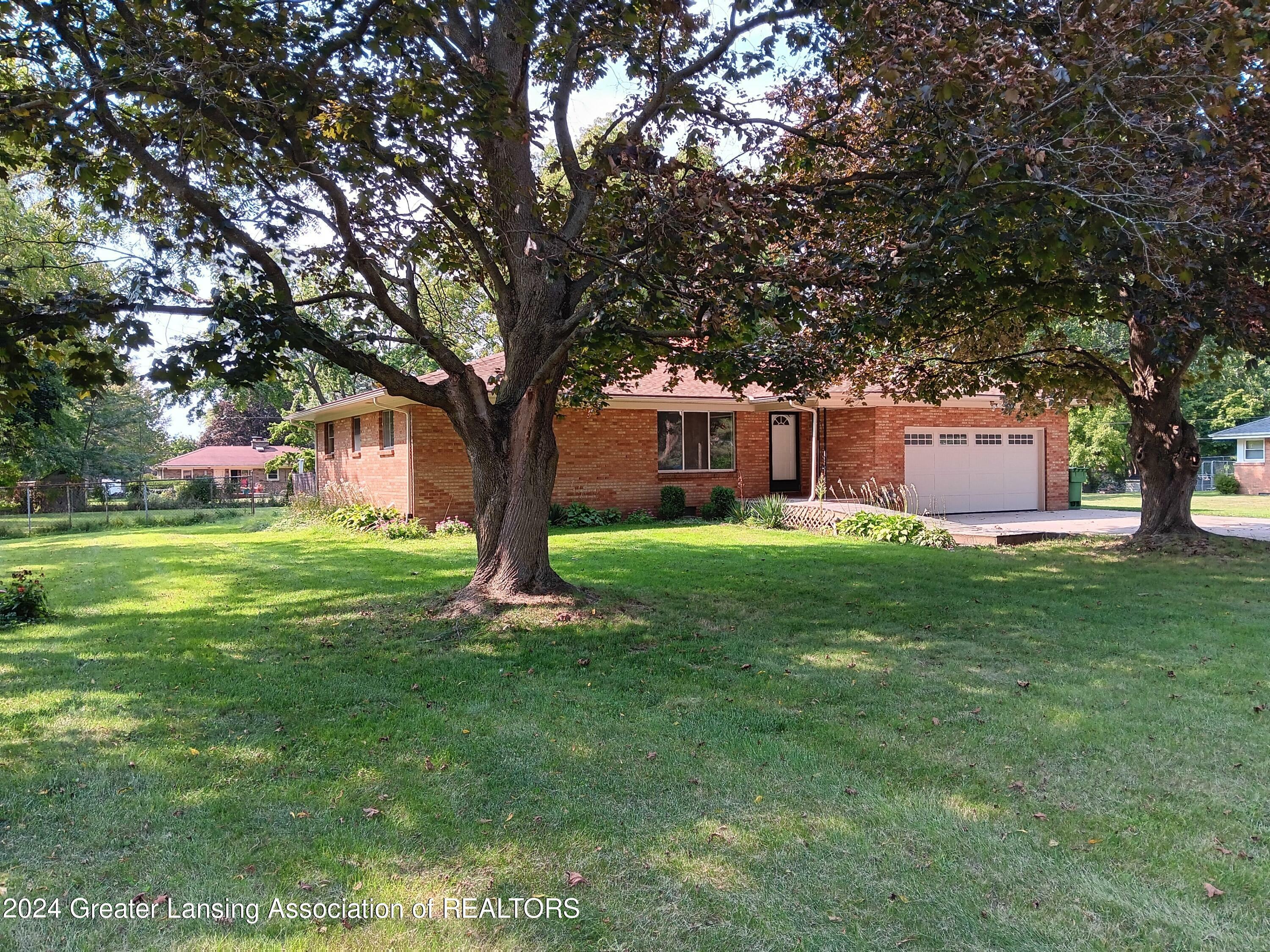 Property Photo:  15754 Oak Lane Drive  MI 48906 