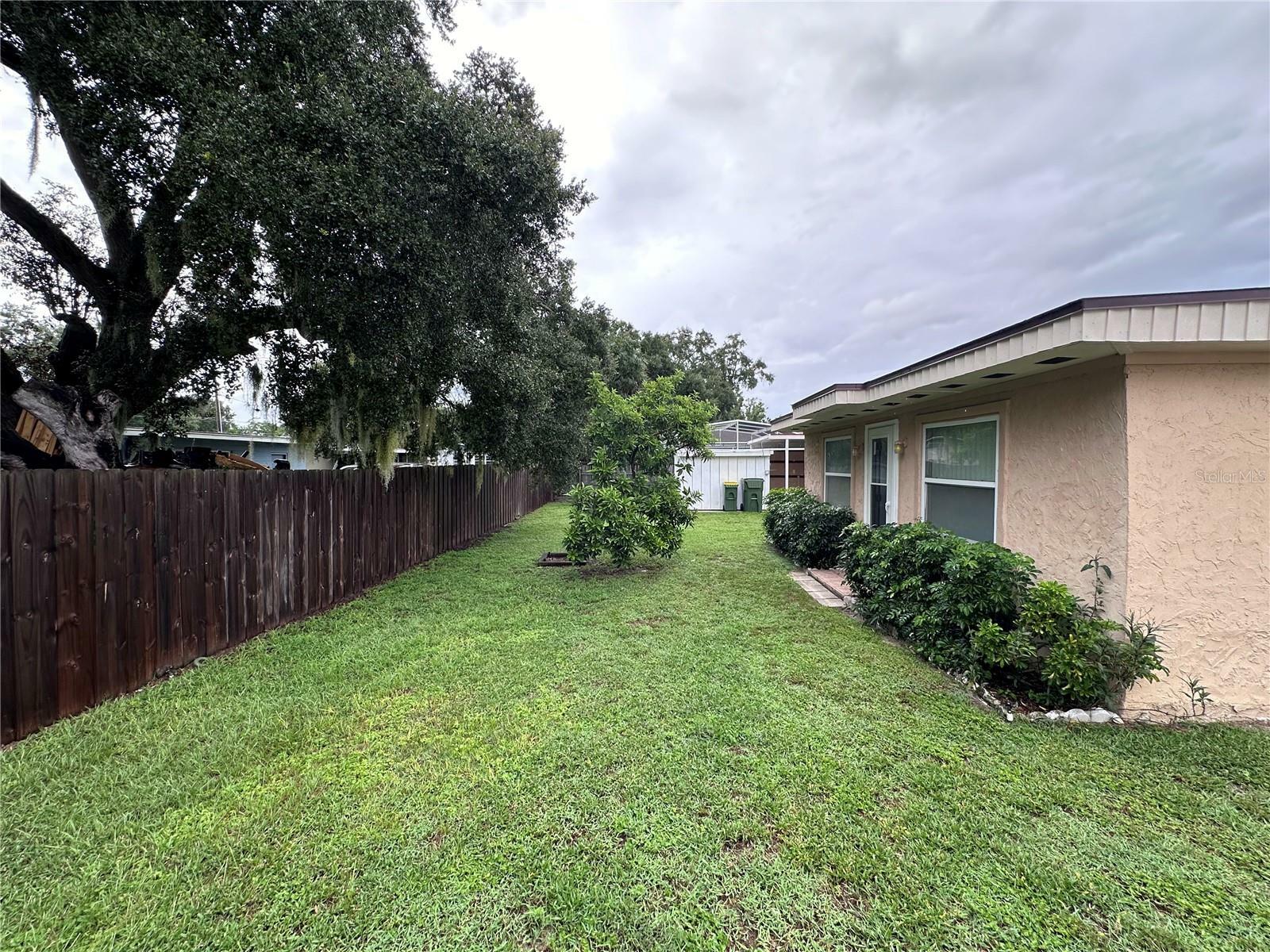 Property Photo:  1307 Lee Court  FL 34748 