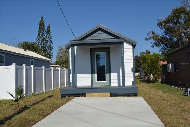 Property Photo:  575 2nd Street  FL 32765 