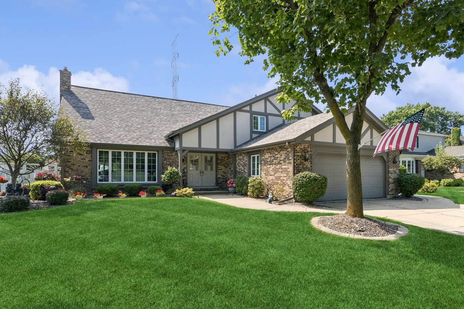 Property Photo:  1117 E Carpenter Drive  IL 60074 