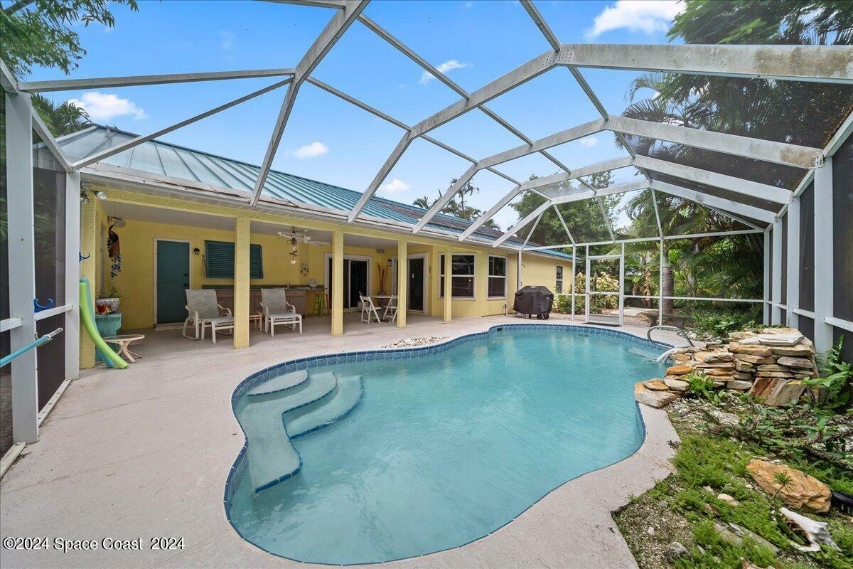 Property Photo:  405 Avenue A  FL 32951 