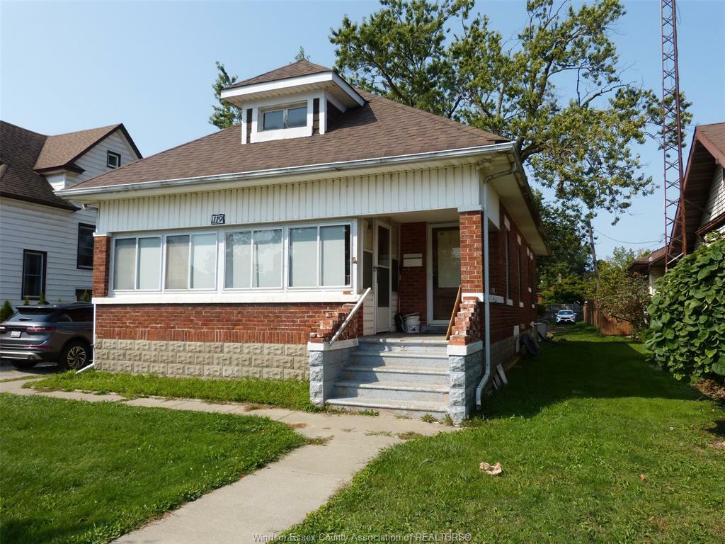 Property Photo:  119 Erie Street South  ON N8H 3B4 