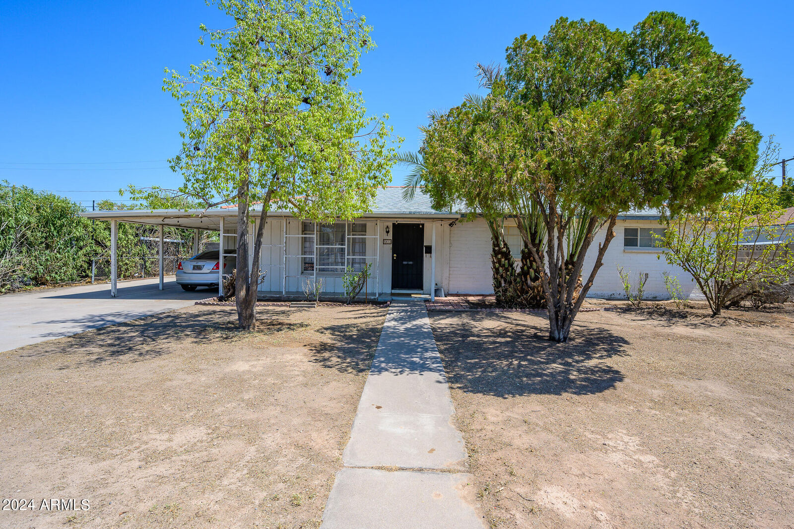 Property Photo: 5813 N 23rd Avenue AZ 85015