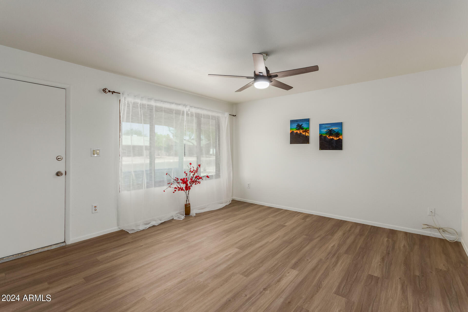 Property Photo:  407 E Watson Drive  AZ 85283 