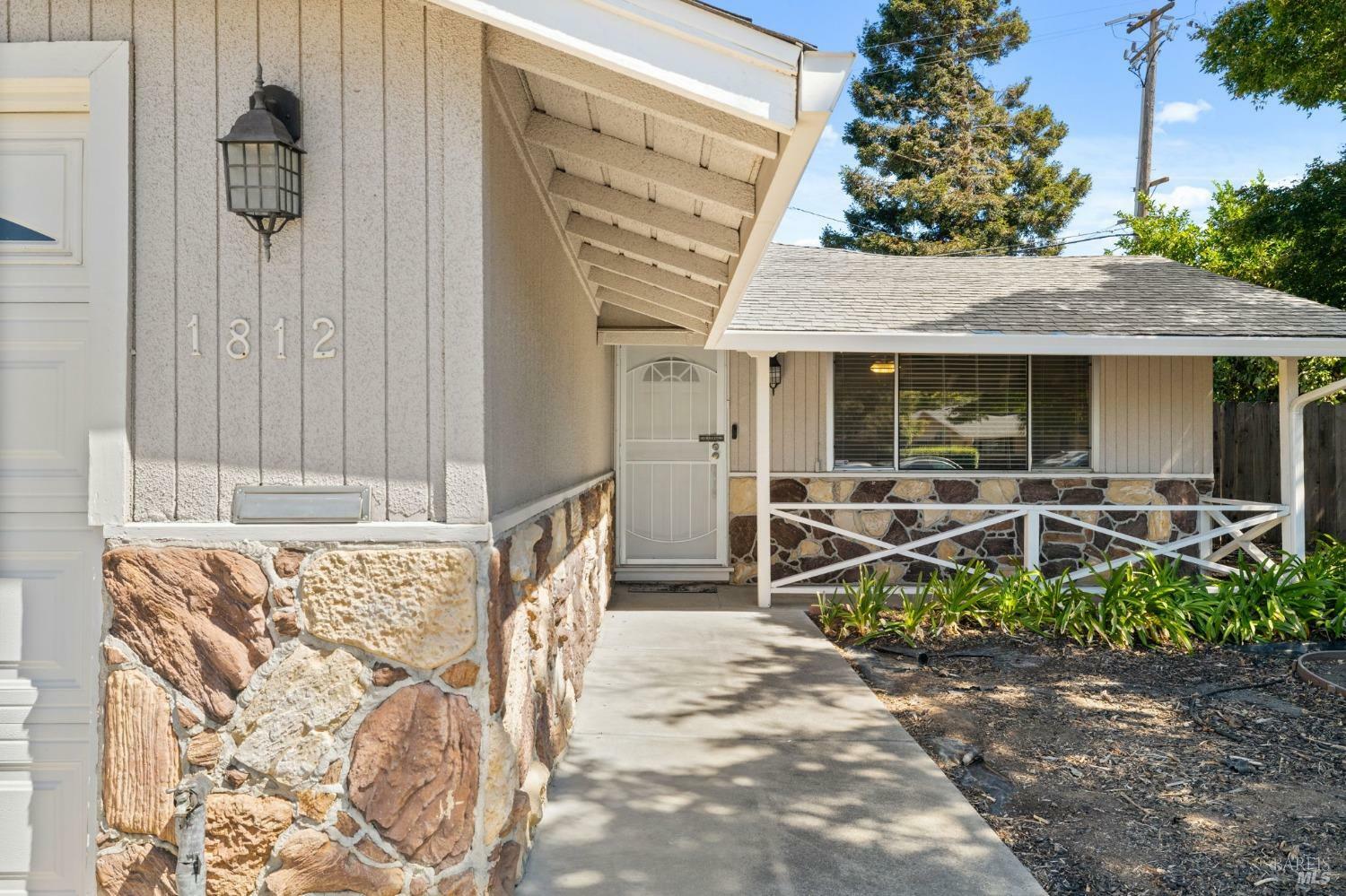 Property Photo:  1812 Clay Street  CA 94533 