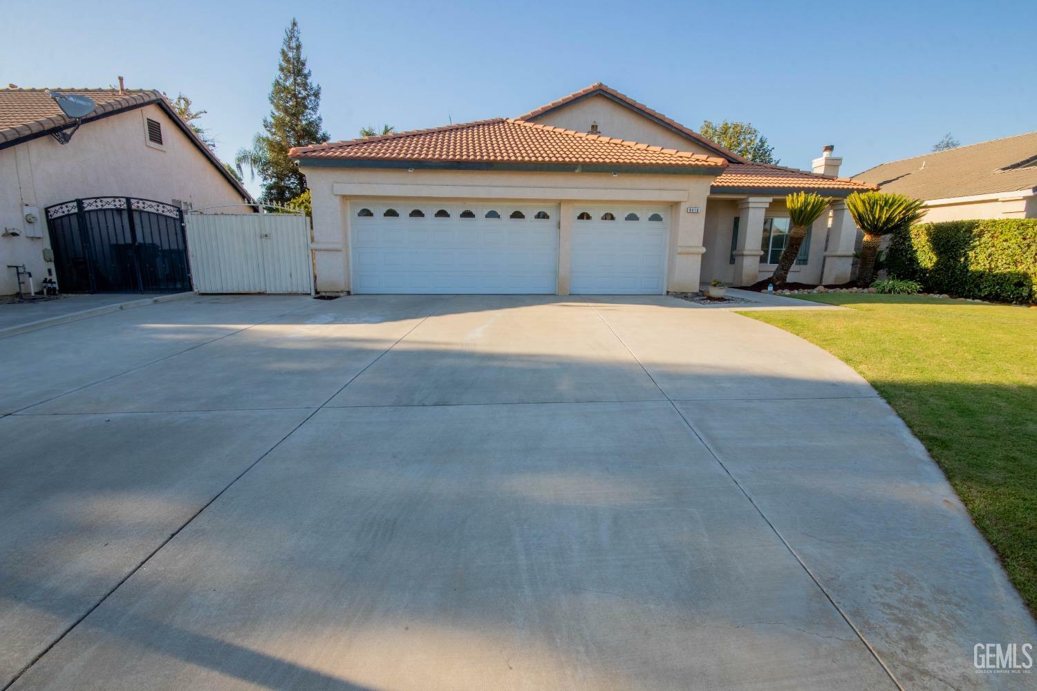 Property Photo:  8416 Lighthouse Drive  CA 93312 