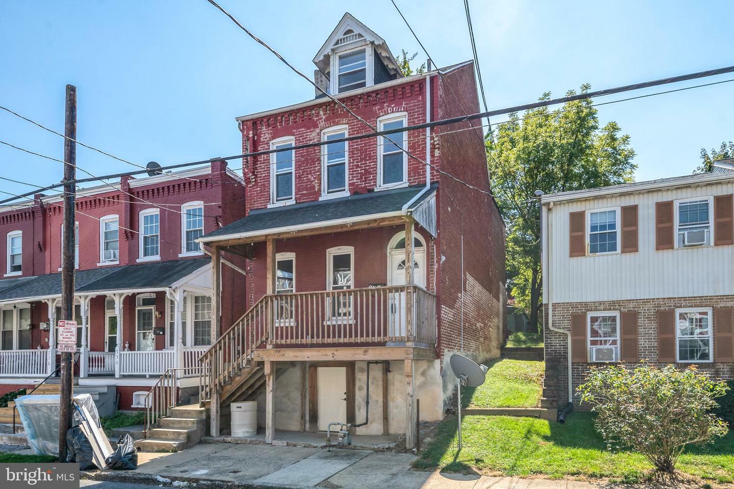 Property Photo:  734 E Marion Street  PA 17602 