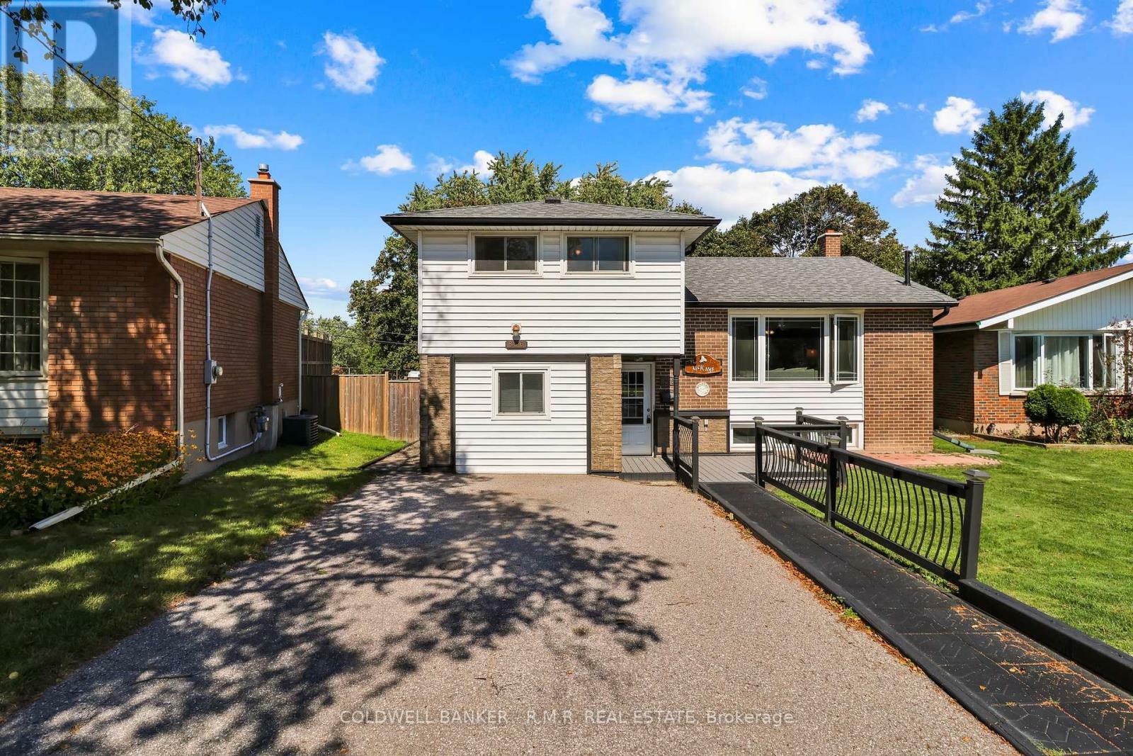 Property Photo:  856 Florell Drive  ON L1H 6W1 