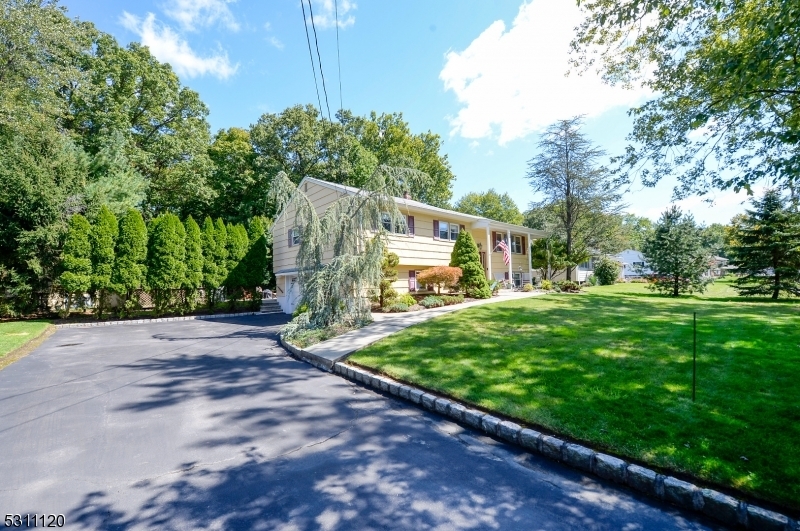 Property Photo:  71 Thackeray Rd  NJ 07436 