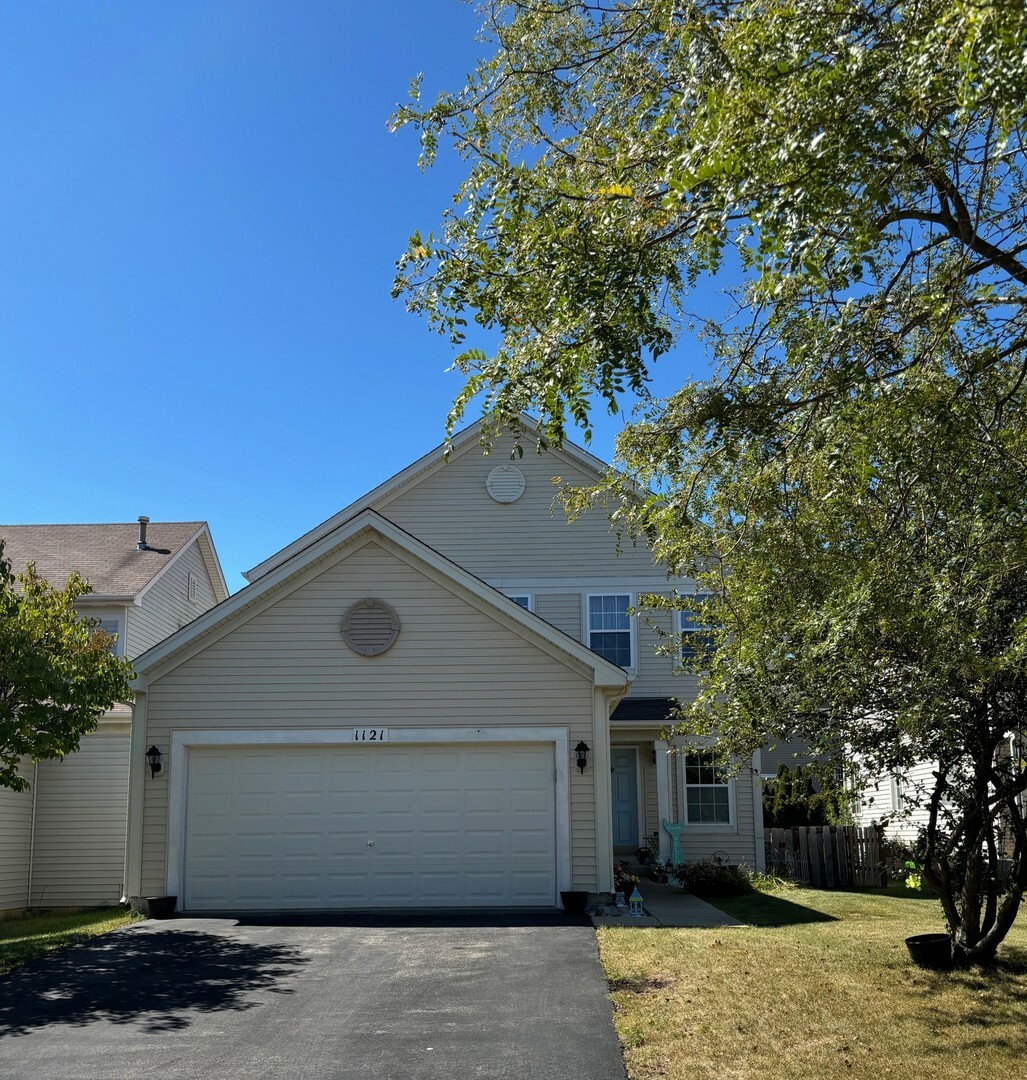 Property Photo:  1121 Violet Lane  IL 60431 