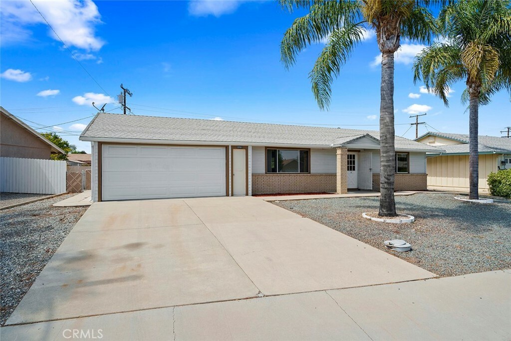 Property Photo:  28981 Glen Oaks Drive  CA 92586 