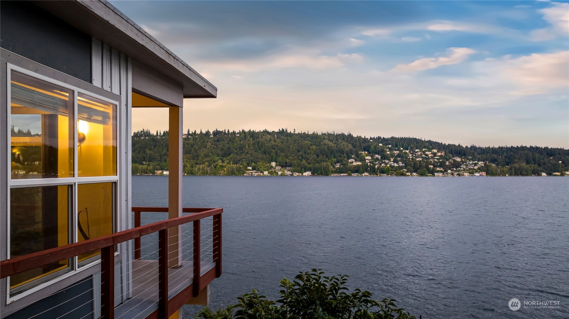 Property Photo:  2006 W Lake Sammamish Parkway NE  WA 98052 