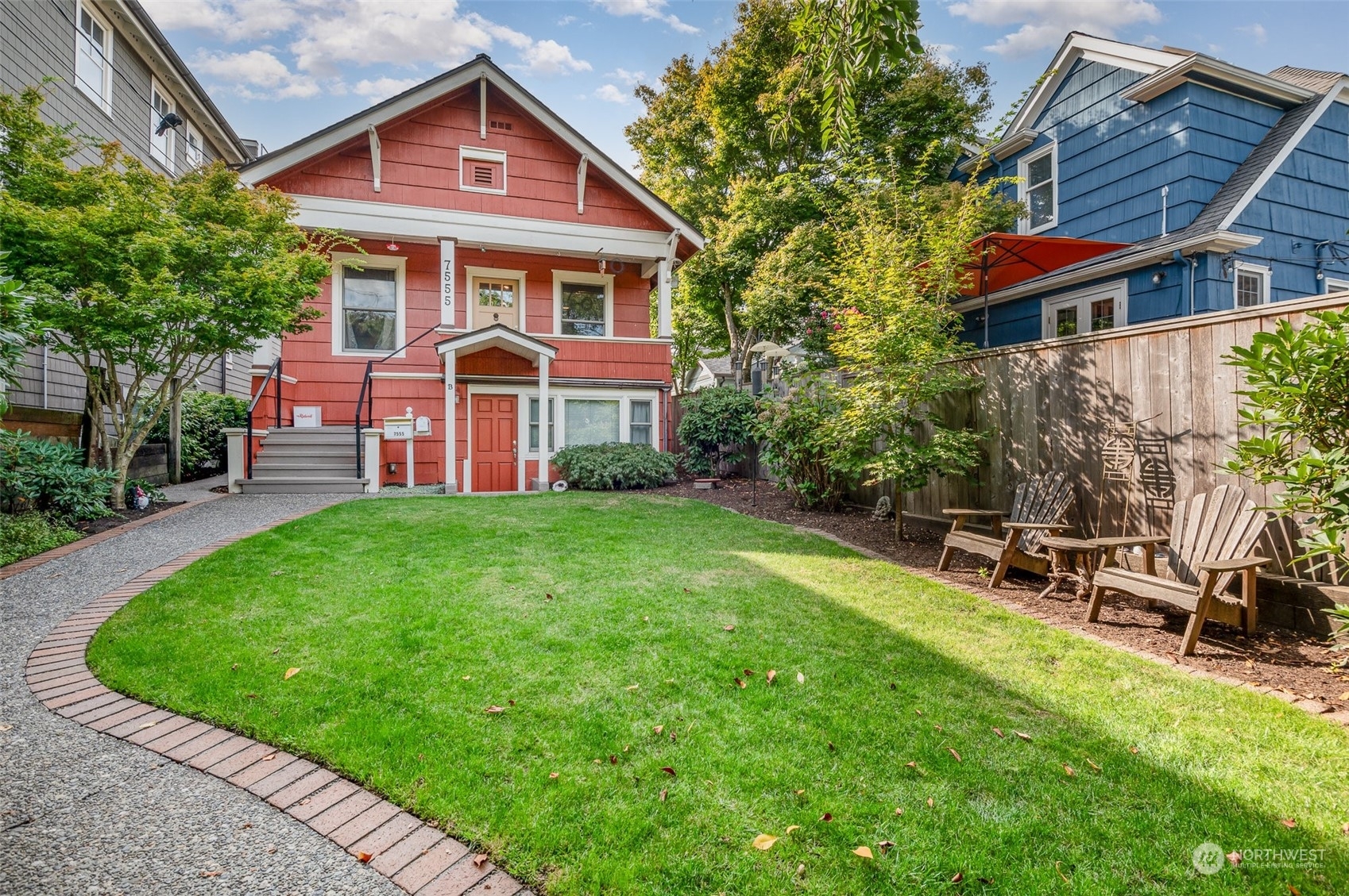 Property Photo:  7555 2nd Avenue NE A  WA 98115 