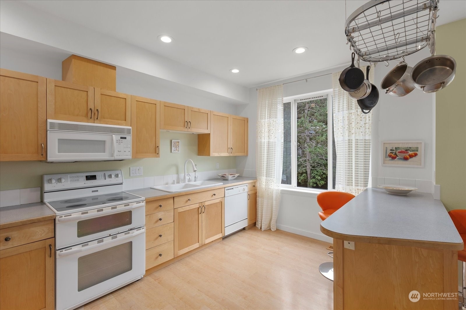 Property Photo: 13400 Dumas Road K2 WA 98012