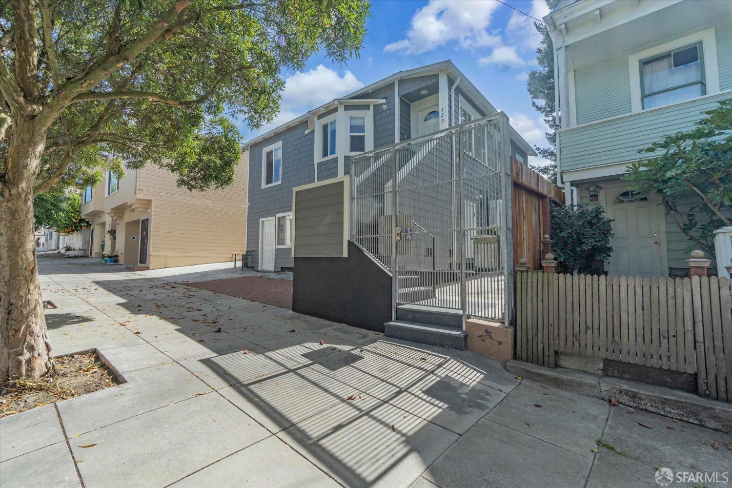 Property Photo:  129 Goethe Street  CA 94112 