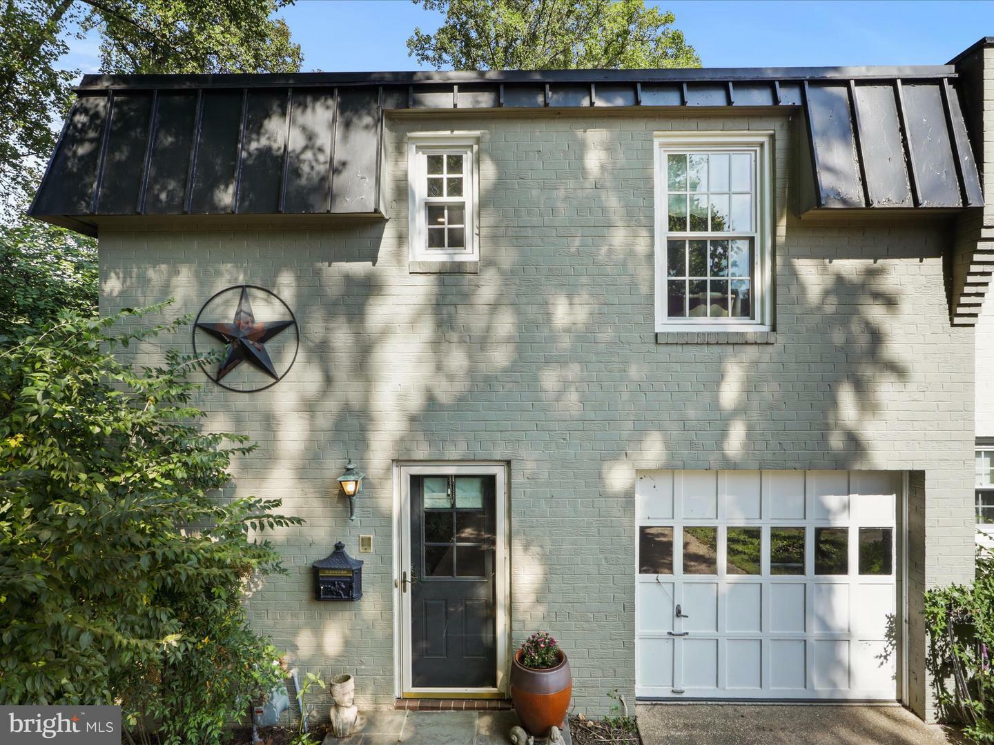 212 Garden Court  Falls Church VA 22046 photo