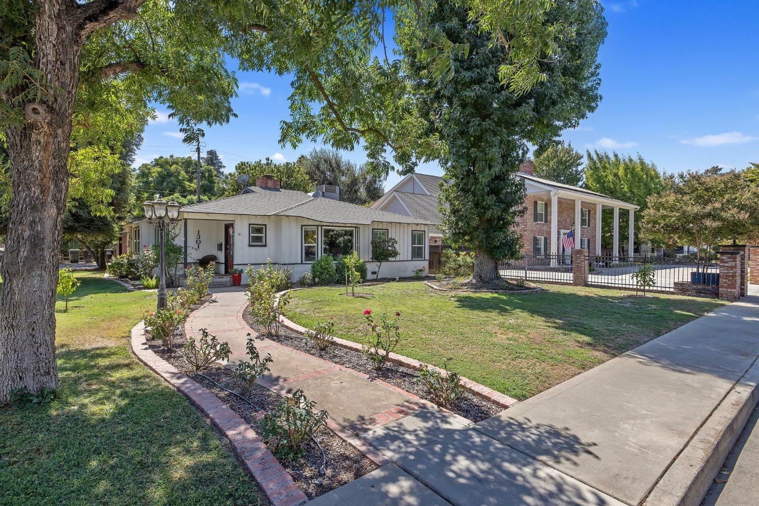 Property Photo:  1301 W Beverly Drive  CA 93277 