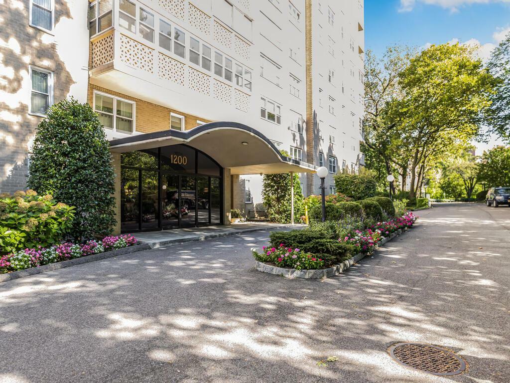 Property Photo: 1200 Midland Avenue 10F NY 10708