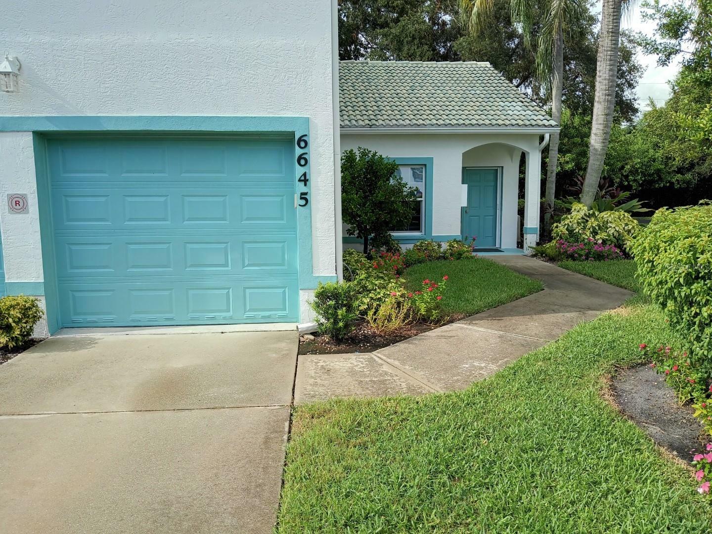 Property Photo:  6645 Pineview Terrace  FL 34203 